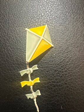 Yellow & Sage Kite Dangle Brooch Pin